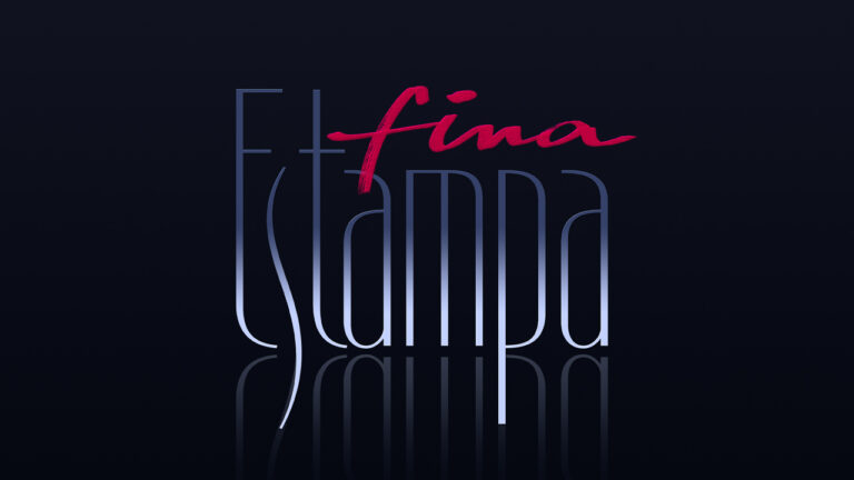 Logo da novela Fina Estampa com letras alongadas em degradê azul e palavra fina em vermelho acima