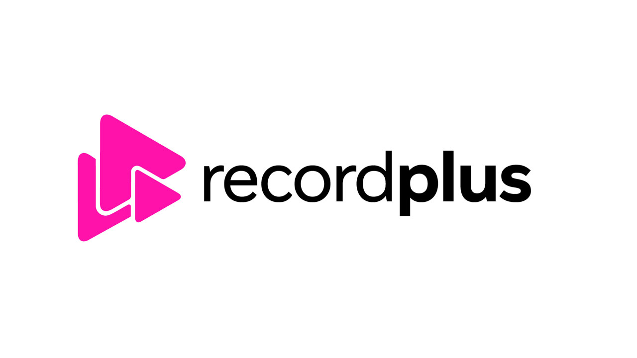 Logotipo do serviço de streaming RecordPlus com símbolo rosa e texto preto sobre fundo branco