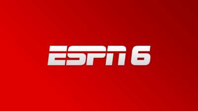 Logotipo da ESPN 6 com letras brancas estilizadas e uma linha horizontal cortando as letras sobre um fundo vermelho vibrante