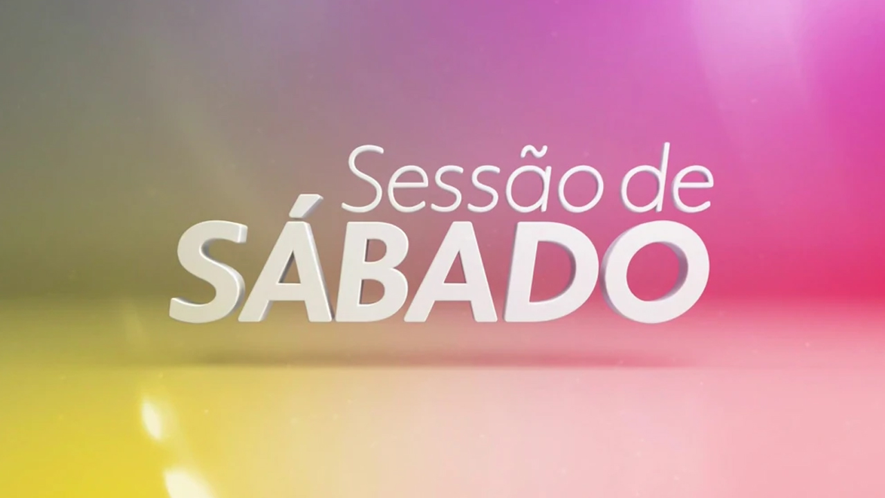 Logotipo da Sessão de Sábado com letras brancas sobre fundo colorido em tons de rosa, amarelo e lilás