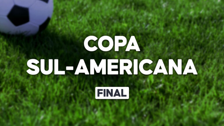 Copa Sul-Americana - Final escrito em letras brancas na grama verde, com uma bola de futebol no canto superior esquerdo