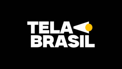 Logotipo da plataforma Tela Brasil com letras brancas em caixa alta sobre fundo preto e detalhe de triângulo com círculo amarelo