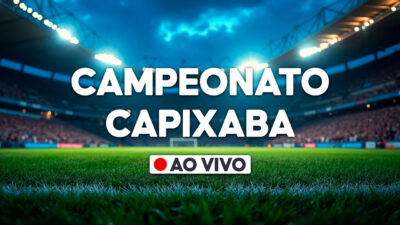 Gráfico com a frase Campeonato Capixaba e selo ao vivo sobre imagem de estádio de futebol iluminado com gramado em destaque