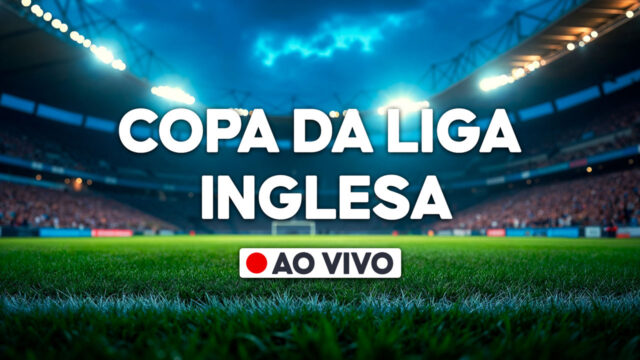 Gráfico com a frase Copa da Liga Inglesa e selo ao vivo sobre imagem de estádio de futebol iluminado com gramado em destaque