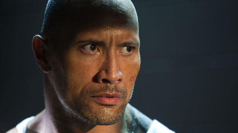 Dwayne Johnson como James Cullen em Rápida Vingança