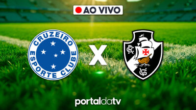 Escudos de Cruzeiro e Vasco sobre gramado verde, selo Ao Vivo no topo, letra X branca entre as artes, logomarca do Portal da TV na base da imagem
