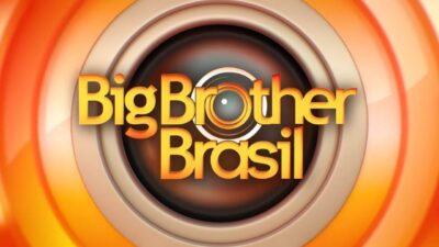 Logo do BBB 26 em letras amarelas e laranjas sobre círculos concêntricos em tons de ocre, simbolizando a lente de uma câmera de TV