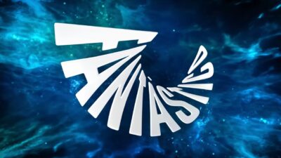 Logo do programa Fantástico com a palavra escrita em letras brancas tridimensionais, dispostas em espiral sobre um fundo azul com nebulosas e luzes