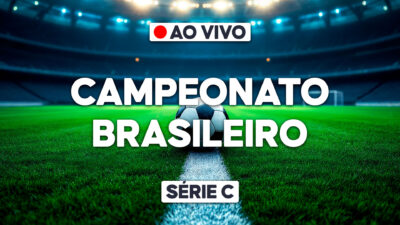 Transmissão ao vivo do Campeonato Brasileiro - Série C com campo iluminado ao fundo