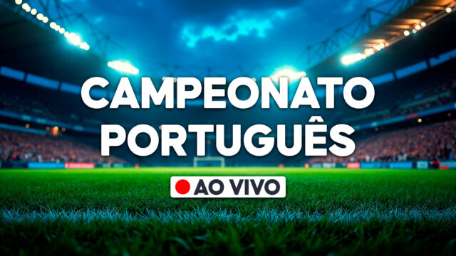 Texto Campeonato Português em destaque sobre estádio de futebol iluminado com aviso ao vivo na parte inferior