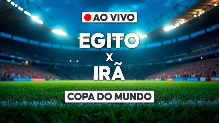 Arte de transmissão ao vivo com Egito x Irã sobre estádio iluminado e selo Copa do Mundo