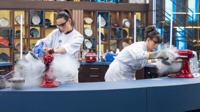Jéssica Cechella e Carla Araújo preparam receitas entre fumaça e batedeiras na cozinha do MasterChef
