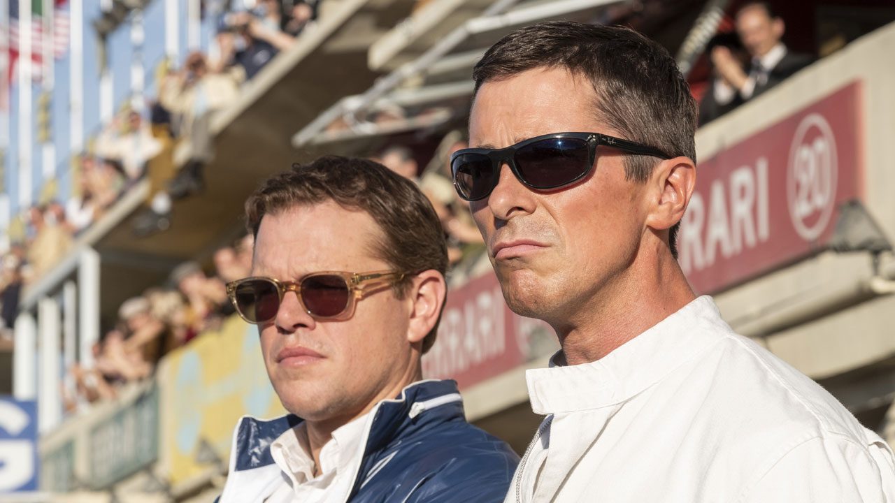 Matt Damon e Christian Bale no filme Ford vs Ferrari; Globo fez mudanças na grade após cancelamento do Brasileirão - Foto: Merrick Morton/20th Century Studios