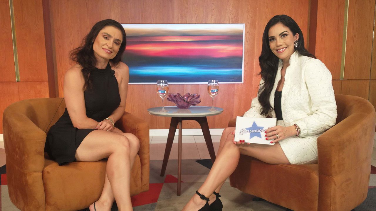 Franciely Freduzeski e Daniela Albuquerque durante entrevista no programa Sensacional